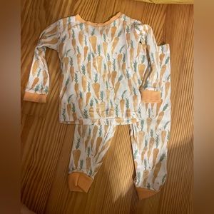 Burt’s Bees PJ set (12M)